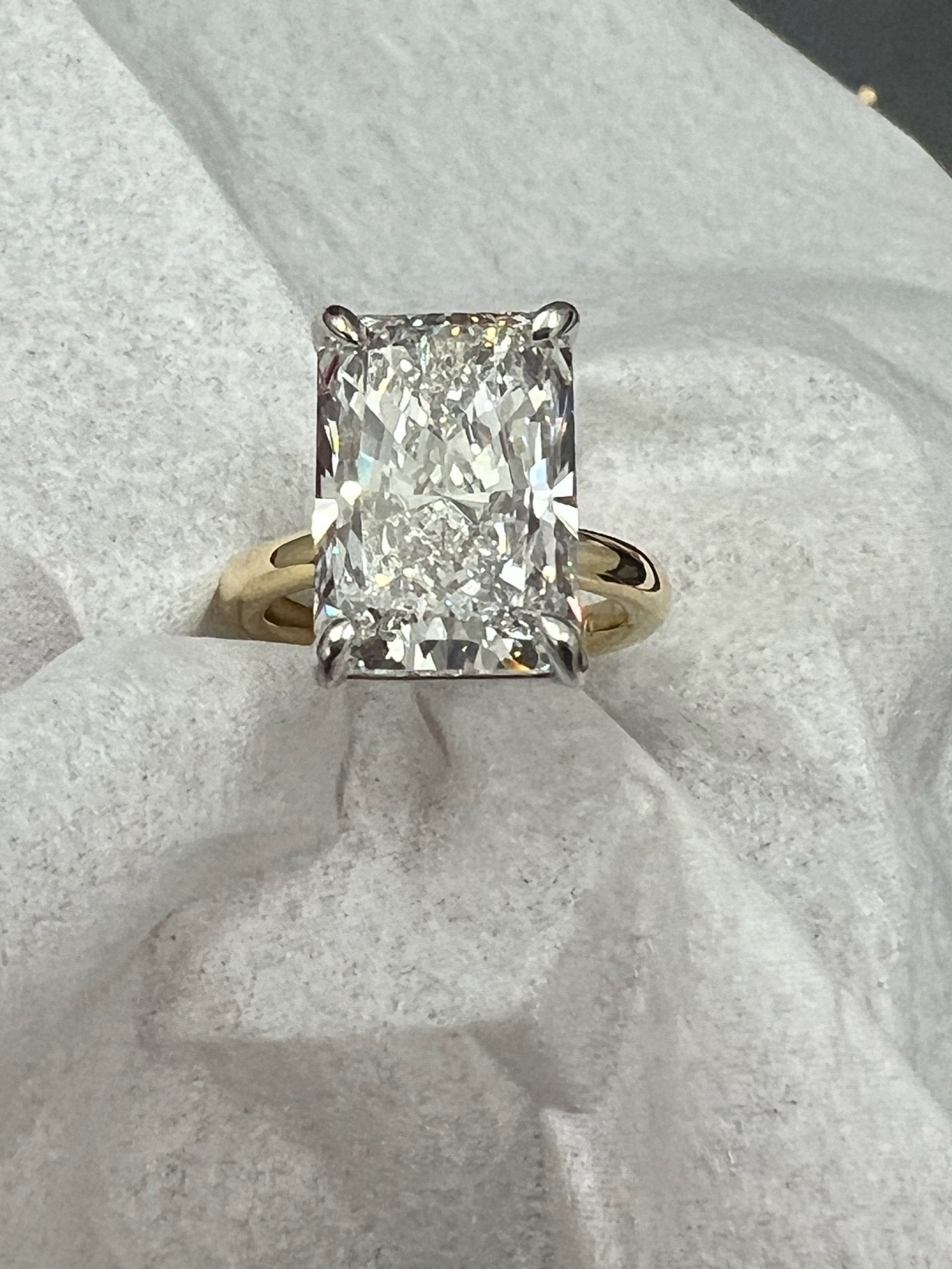 Engagement Rings & Custom Design