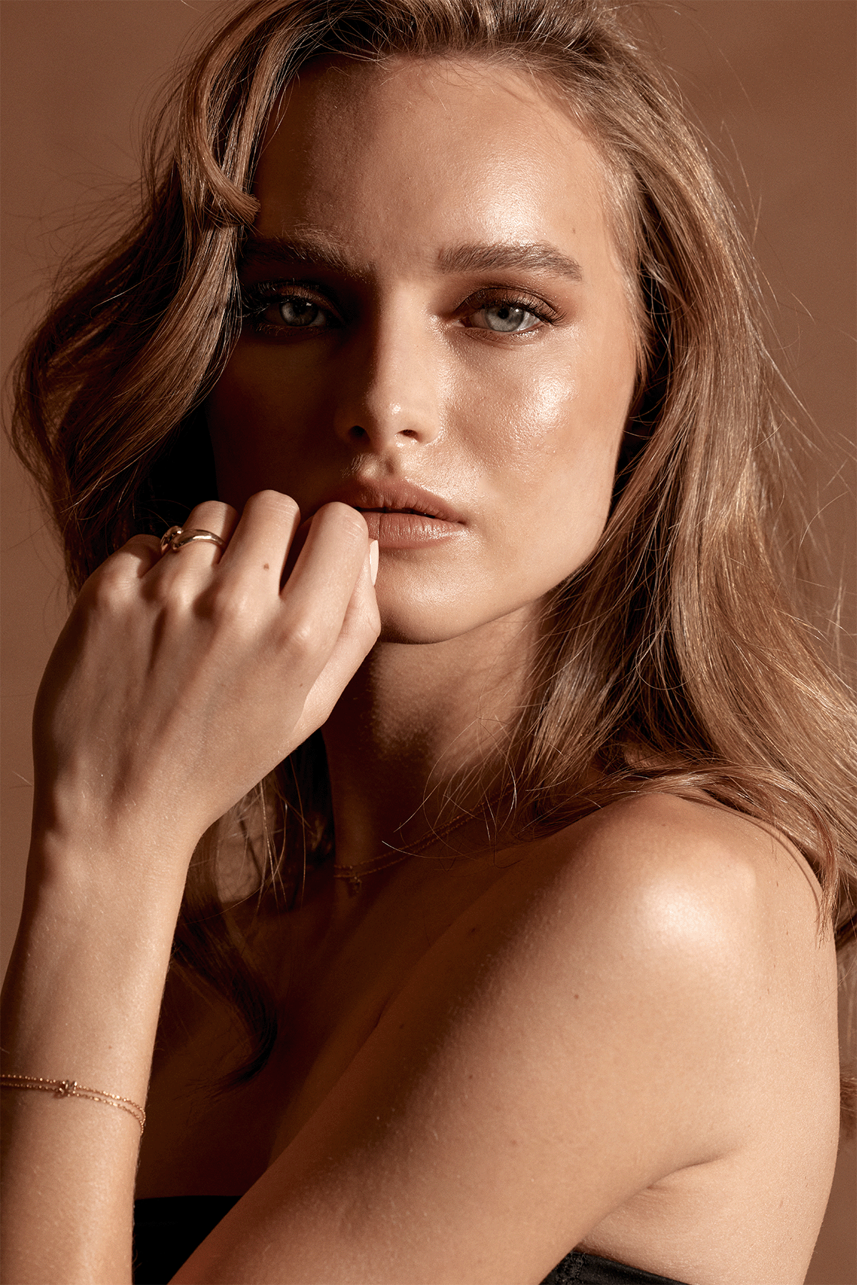 Petite Letter Bracelet Gold