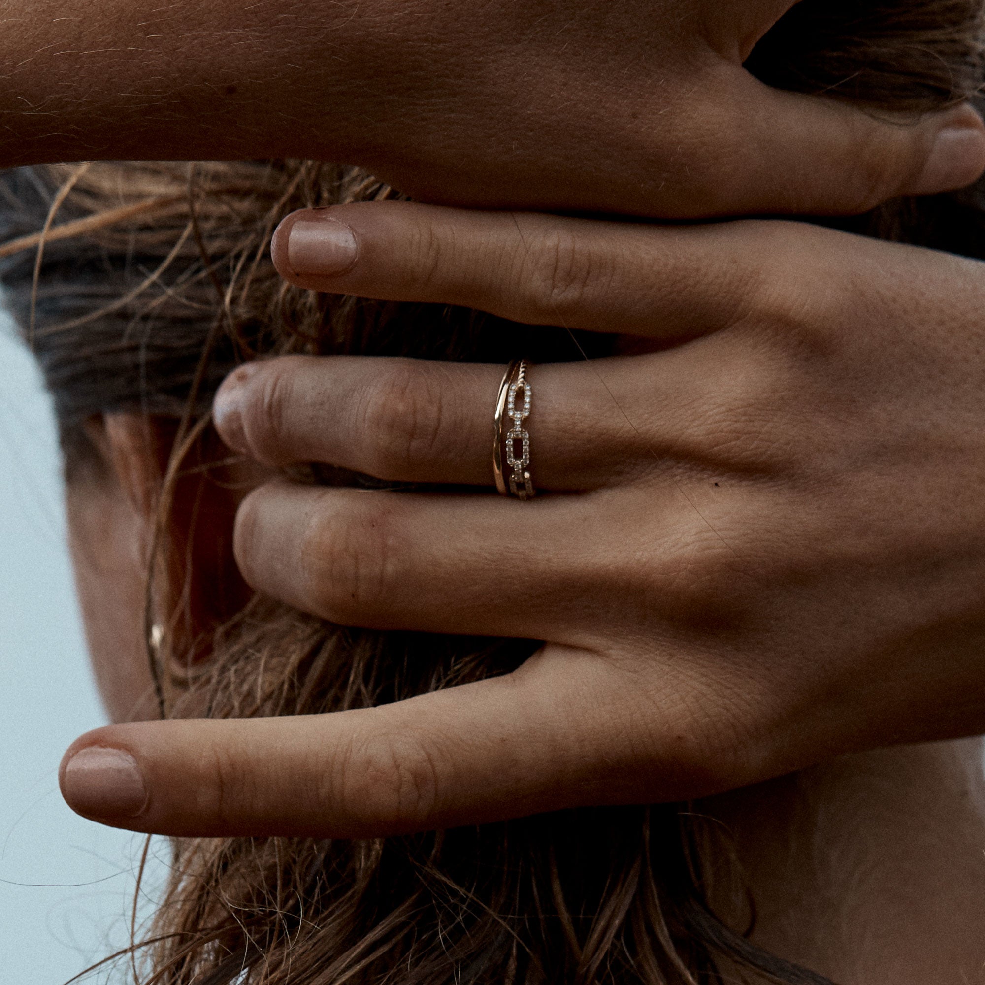 Diamond-Links-Solid-Gold-Ring