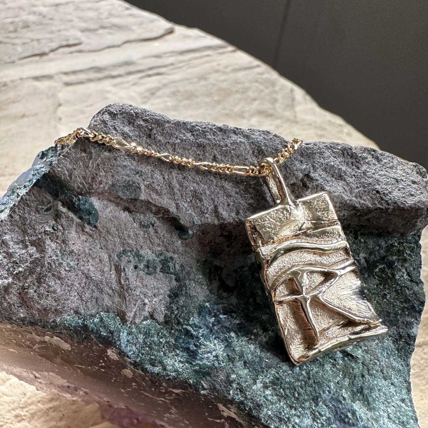 Eye-Of-Horus-Rectangle-Solid-Gold-Pendant