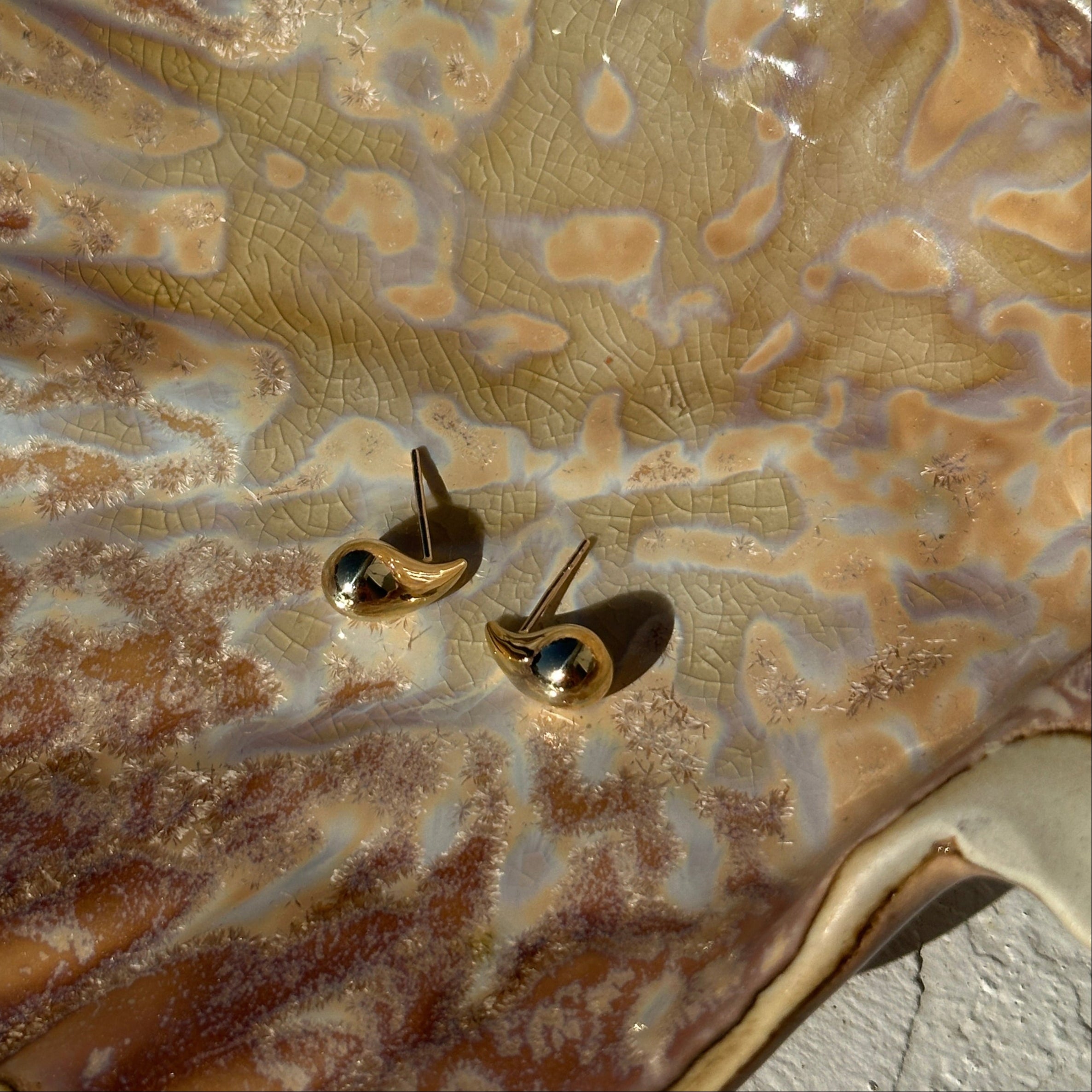 9ct Gold Teardrop Studs